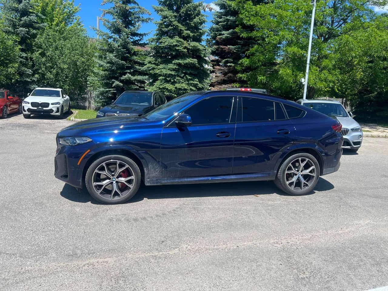 BMW X6 | DISTRONIC | HARMAN KARDON | HUD | ВЪЗДУХ | , снимка 2 - Автомобили и джипове - 54995010