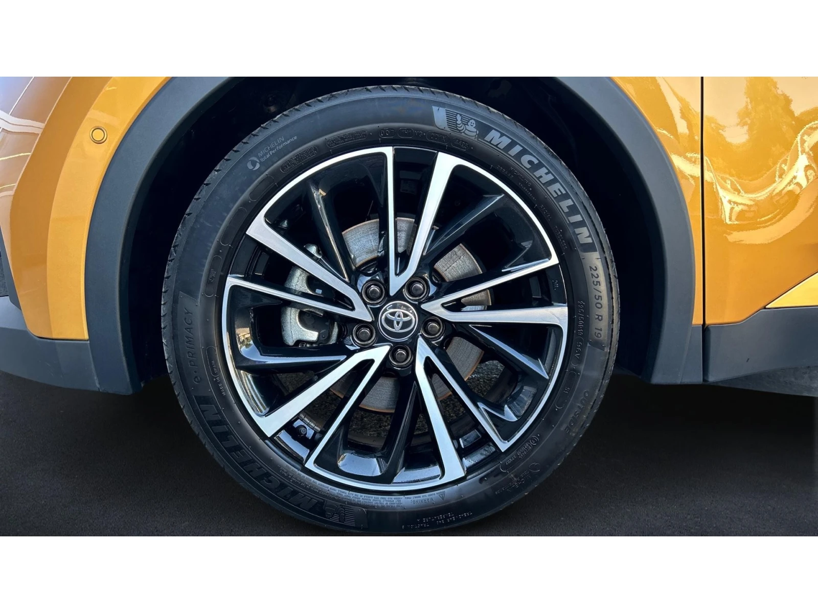 Toyota C-HR Месечна вноска от 560  , снимка 16 - Автомобили и джипове - 55727366