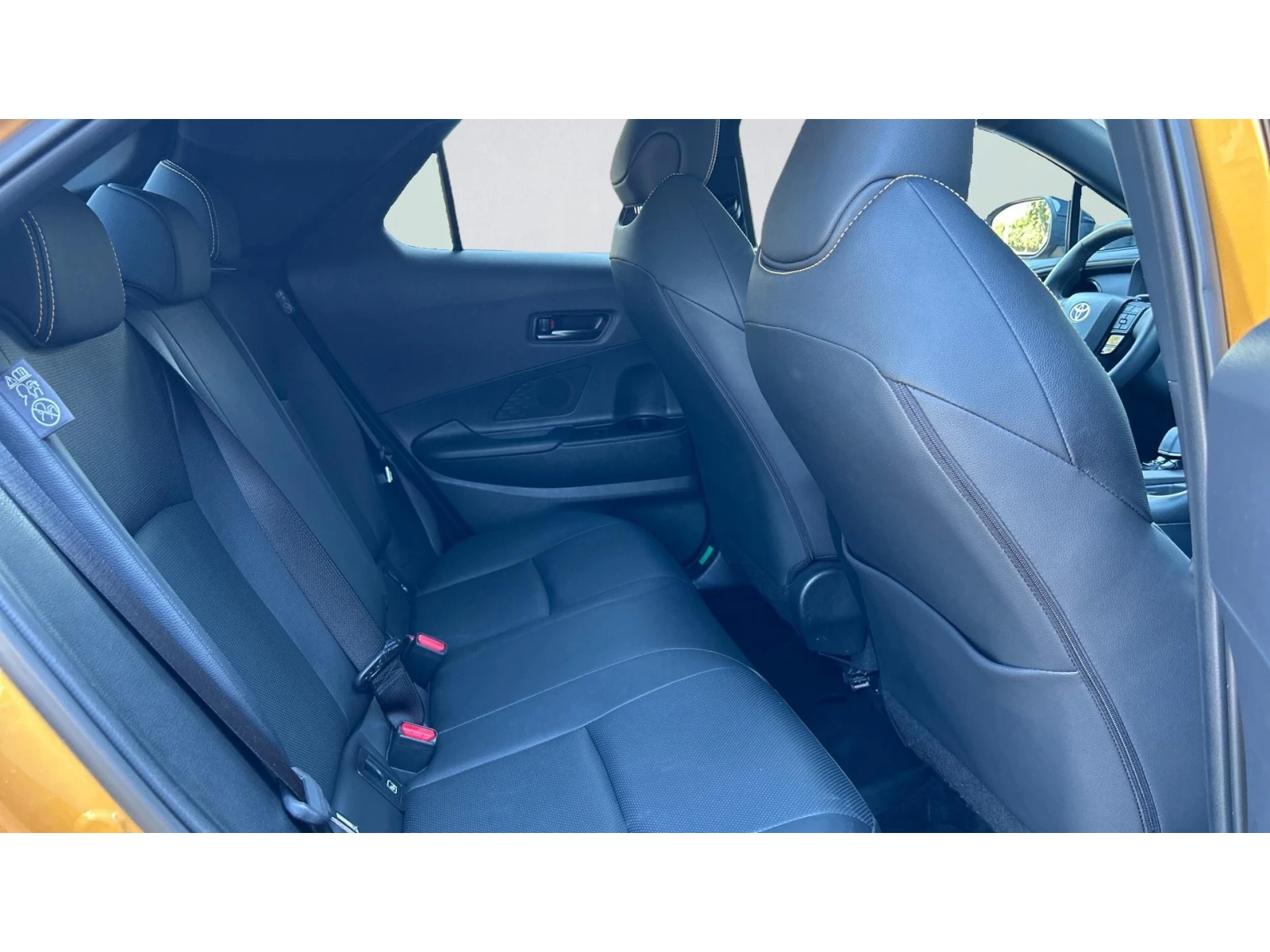 Toyota C-HR Месечна вноска от 560  , снимка 7 - Автомобили и джипове - 55727366