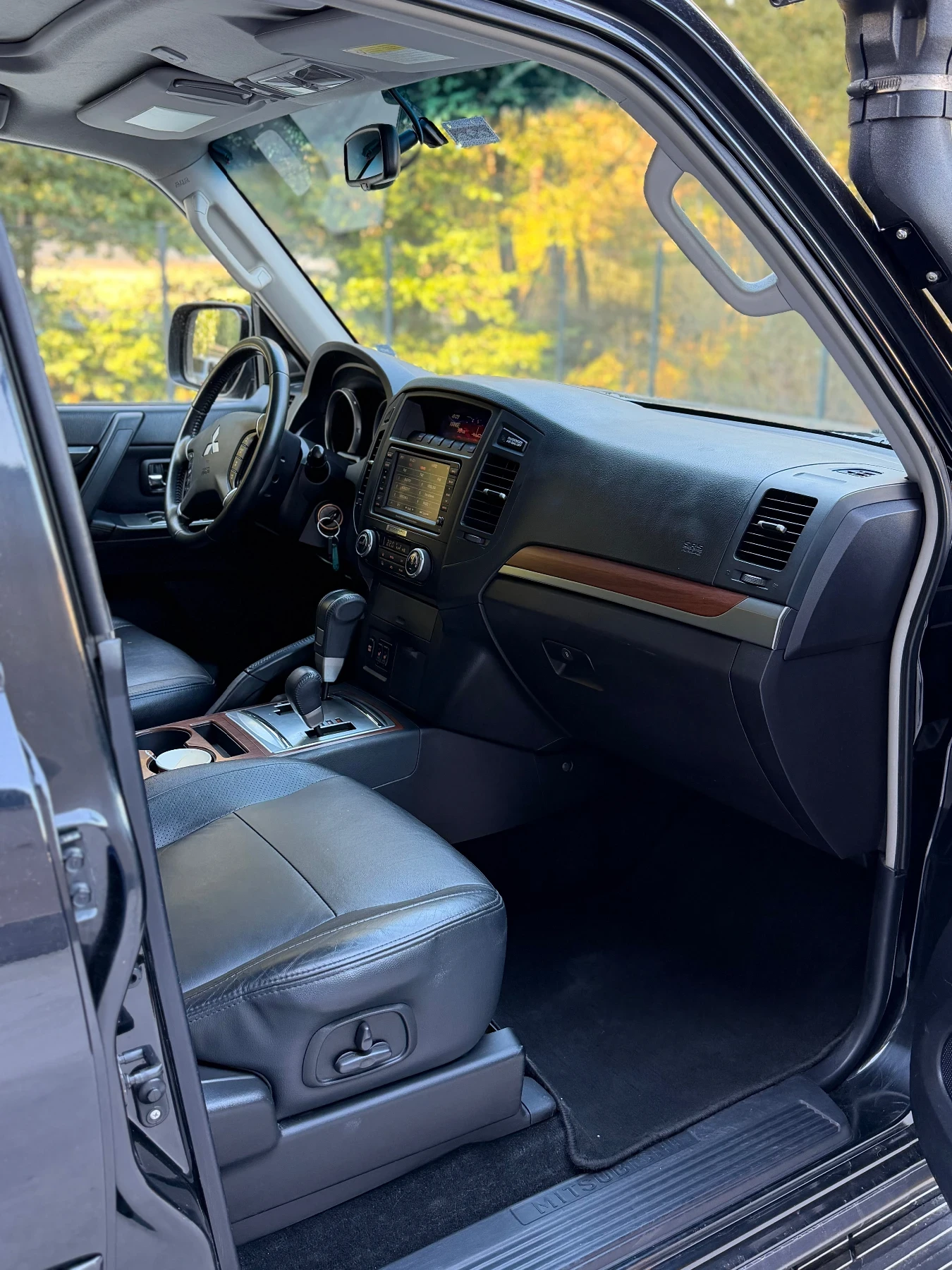 Mitsubishi Pajero 3.8 V6 Automatic , снимка 9 - Автомобили и джипове - 56298308