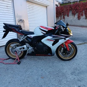 Honda Cbr Cbr1000rr sc57 , снимка 1