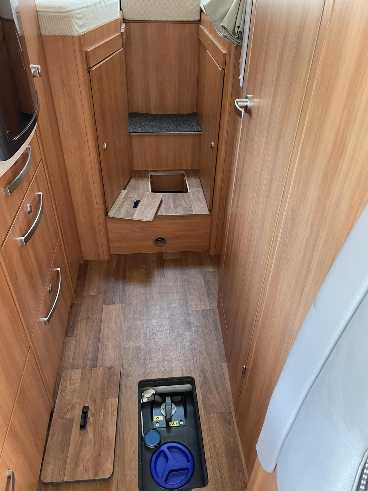 Кемпер HYMER / ERIBA EXSIS-I 588, снимка 11 - Каравани и кемпери - 54831962
