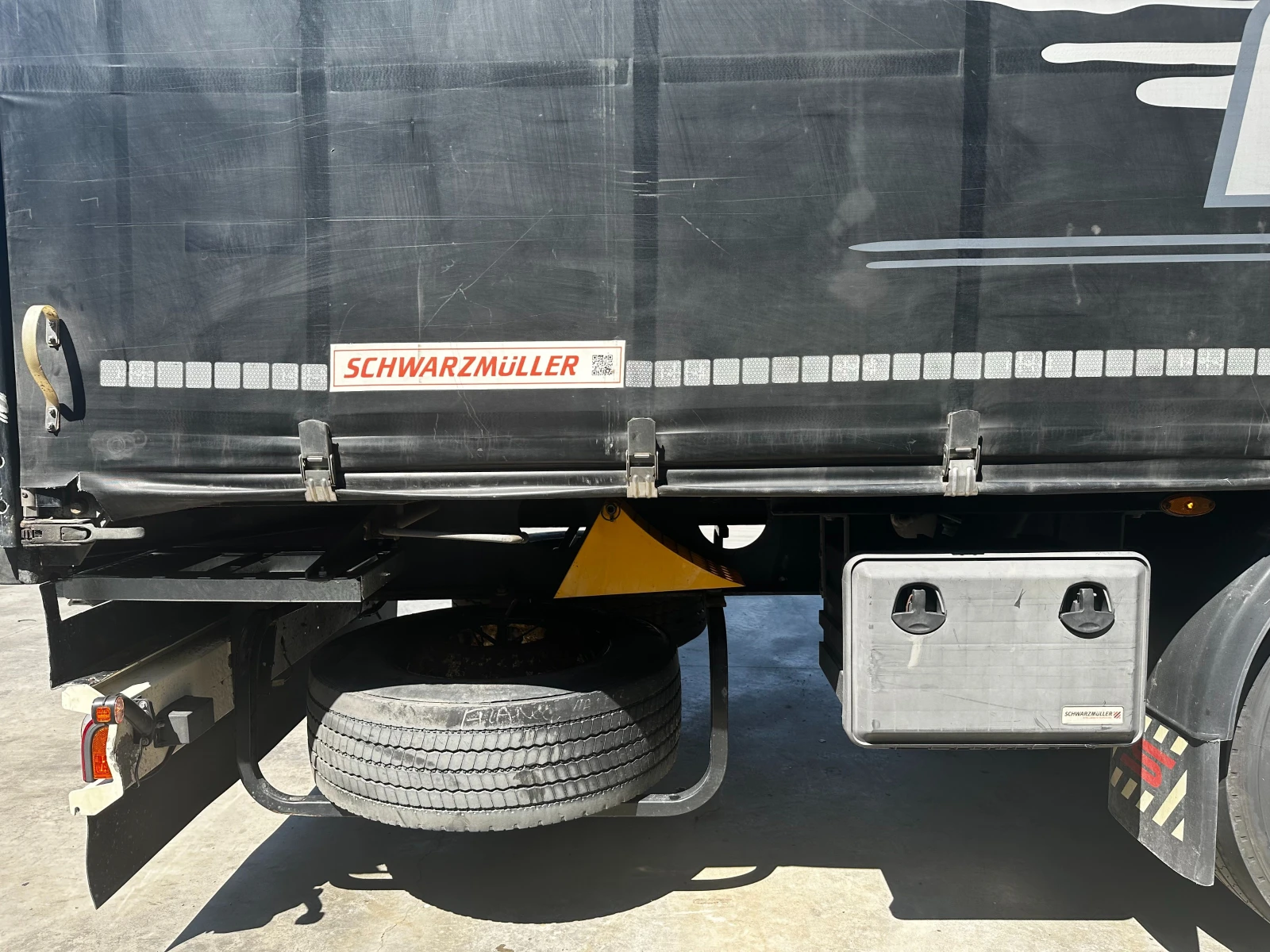 Полуремарке Schwarzmuller W-Serie, снимка 3 - Ремаркета - 54761177