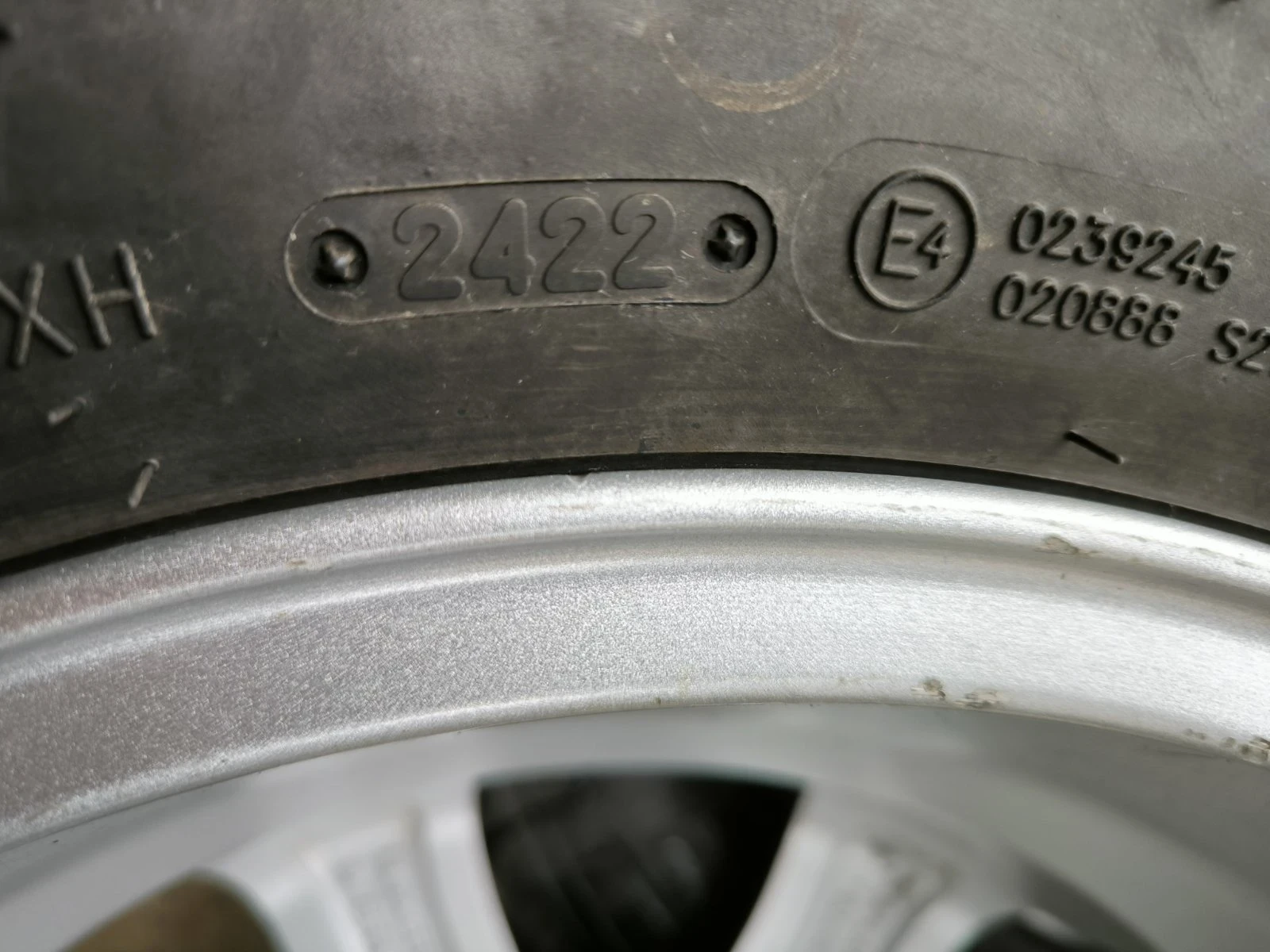 ���� � ������ 215/70R15 | Mobile.bg � ����������� 2