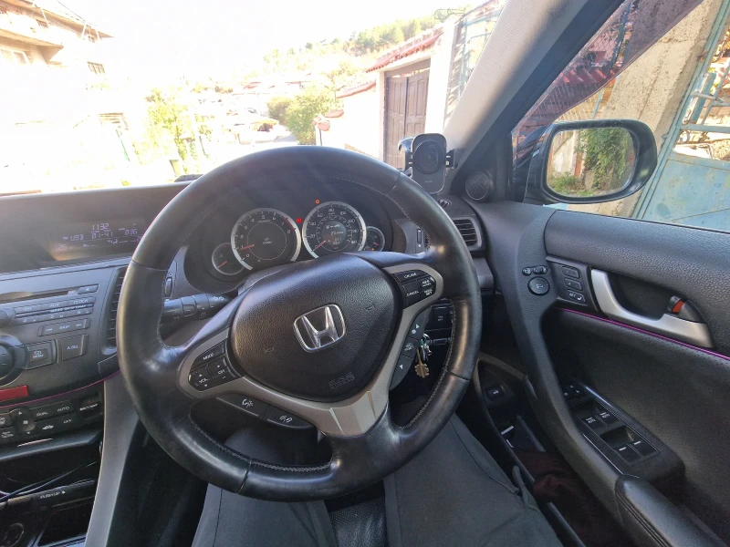 Honda Accord 2.0i, снимка 11 - Автомобили и джипове - 47252573