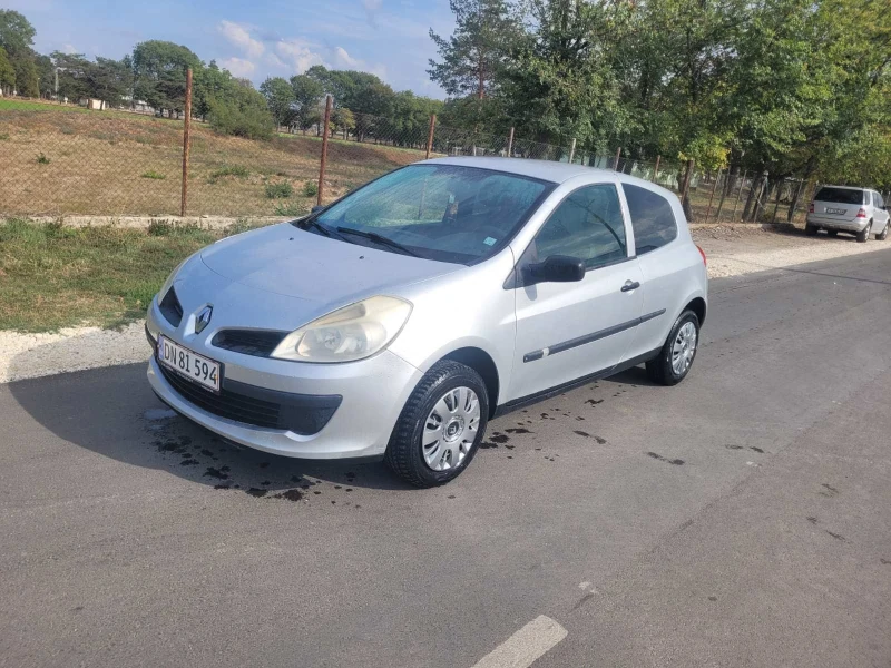 Renault Clio, снимка 1 - Автомобили и джипове - 47284540