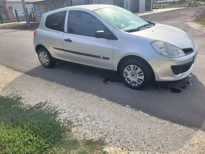 Renault Clio, снимка 3 - Автомобили и джипове - 47284540