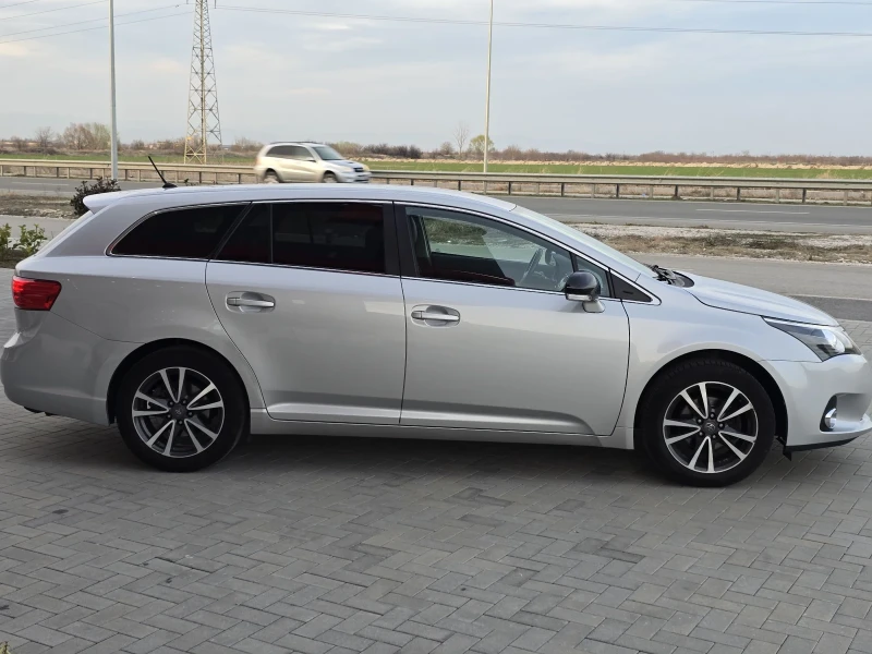 Toyota Avensis 1.8i/NAVi/KAMERA/PODGREV/KOJA, снимка 4 - Автомобили и джипове - 49438905