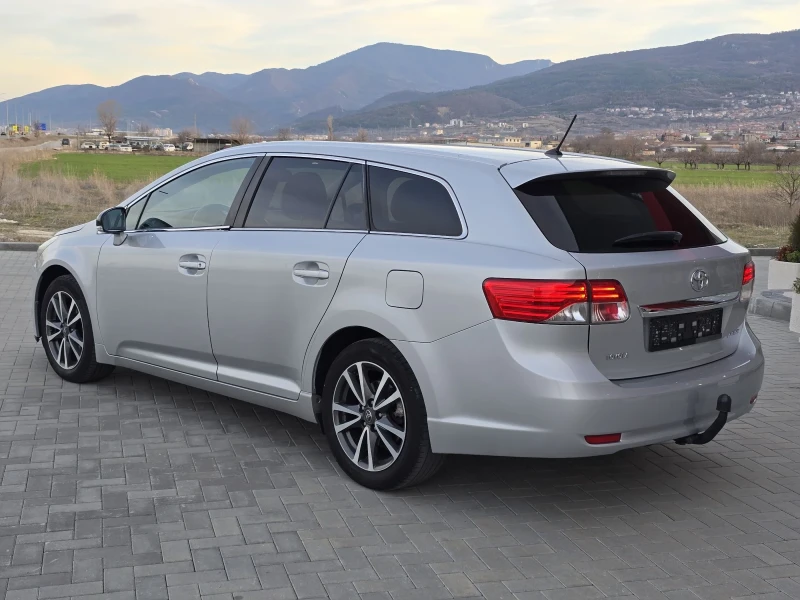 Toyota Avensis 1.8i/NAVi/KAMERA/PODGREV/KOJA, снимка 7 - Автомобили и джипове - 49438905