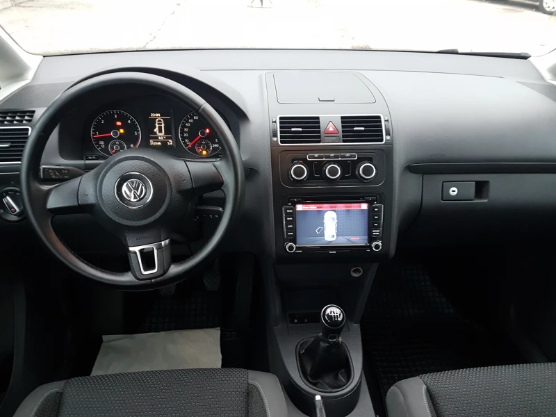 VW Touran 1.6TDI 7места, снимка 16 - Автомобили и джипове - 51977900
