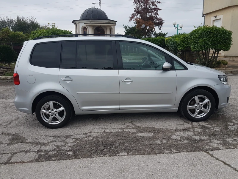 VW Touran 1.6TDI 7места, снимка 5 - Автомобили и джипове - 51977900