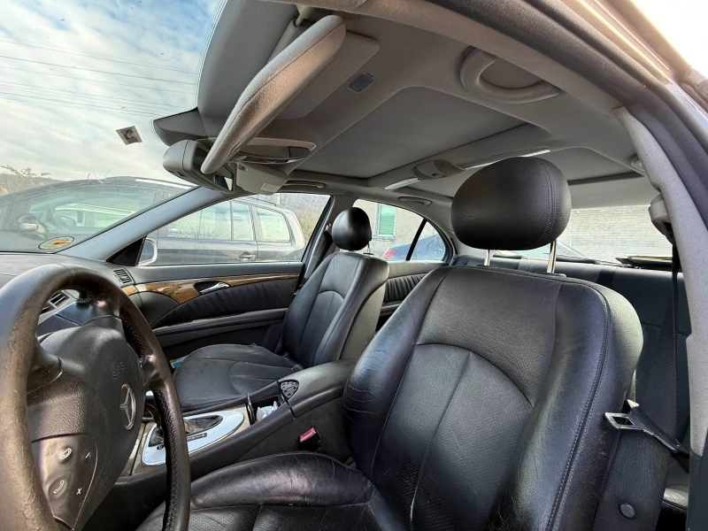 Mercedes-Benz E 280 Mercedes-Benz E 280 4-Matic Avantgarde, снимка 8 - Автомобили и джипове - 52615547