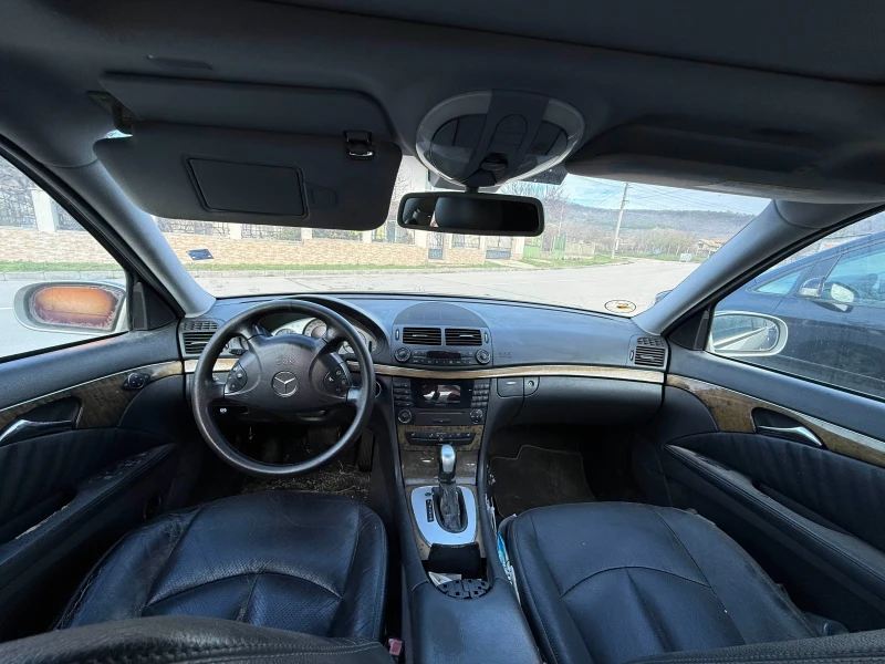 Mercedes-Benz E 280 Mercedes-Benz E 280 4-Matic Avantgarde, снимка 9 - Автомобили и джипове - 52615547