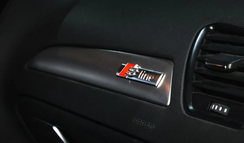 Audi A4 2.0TDI SLine, снимка 8 - Автомобили и джипове - 53283891