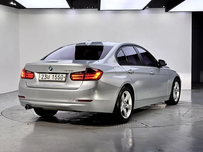 BMW 320 F30, снимка 4 - Автомобили и джипове - 54960587
