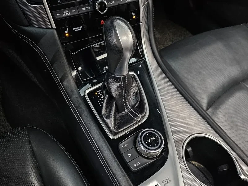 Infiniti Q50 Premium 2.2 Дизел, снимка 8 - Автомобили и джипове - 55439352