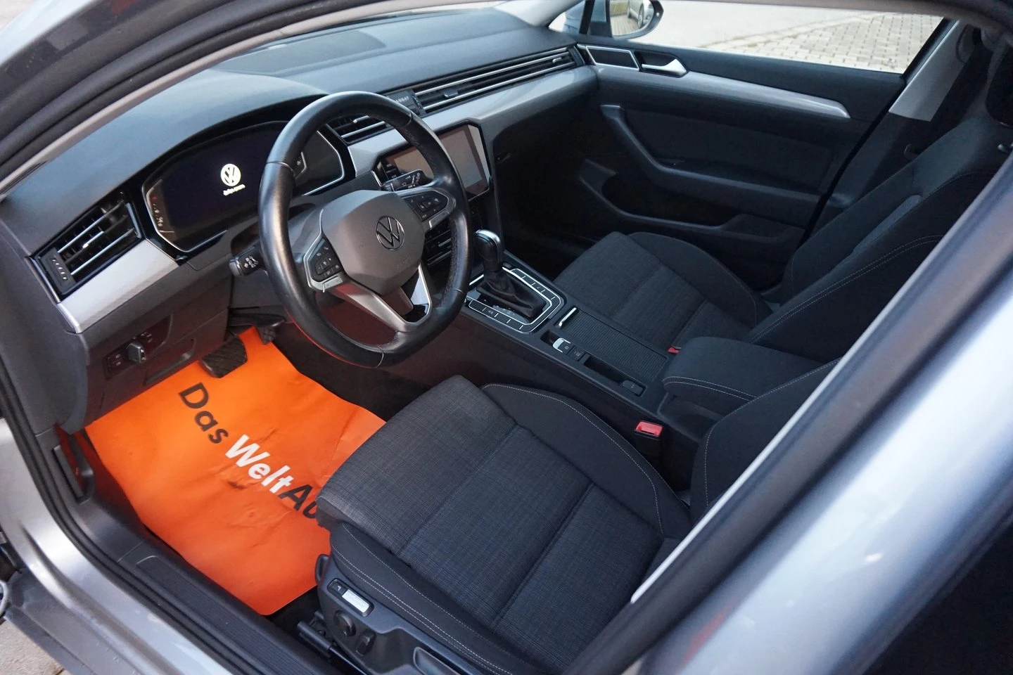VW Passat Business 2.0 TDI SCR DSG - изображение 4