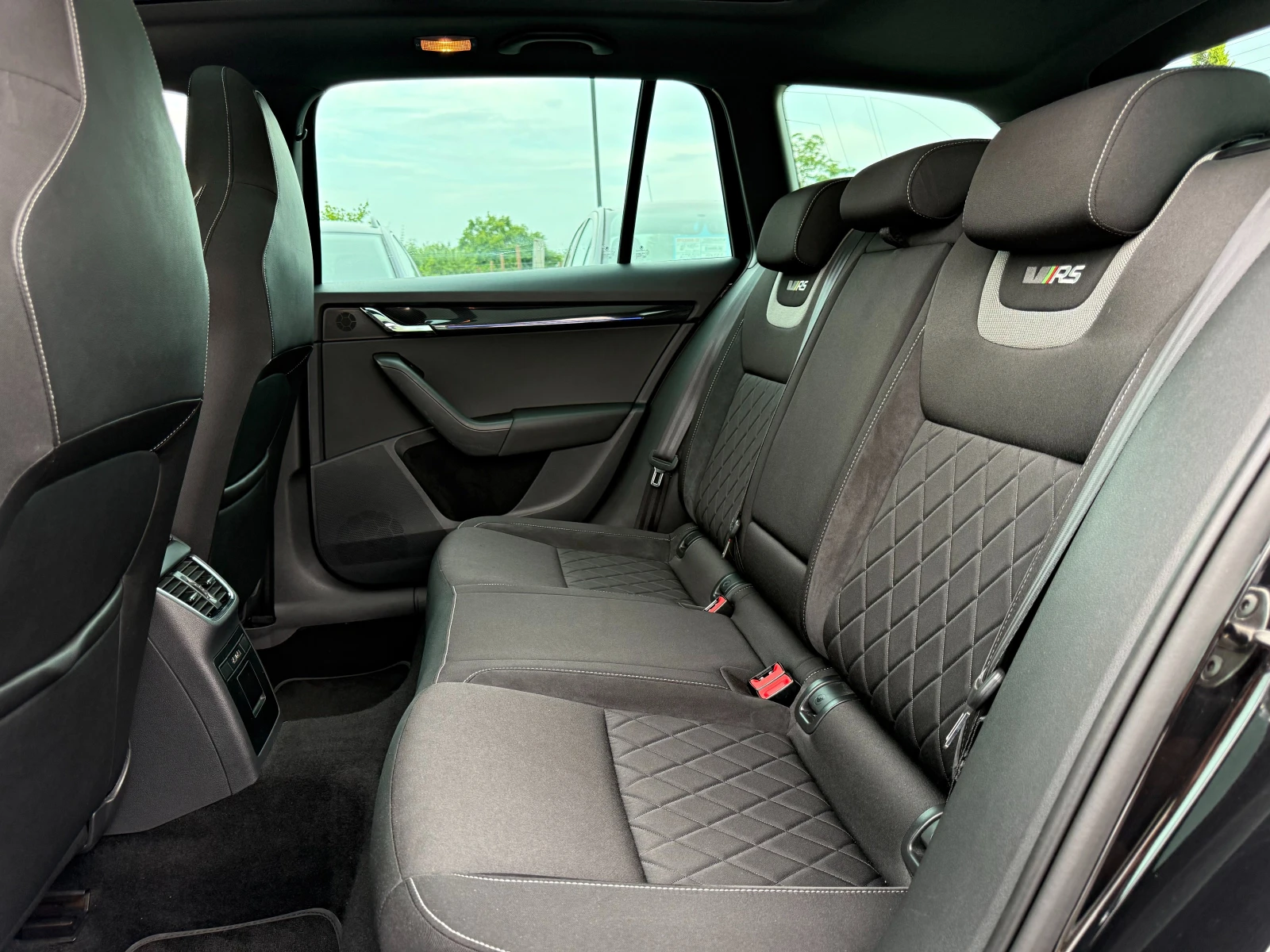 Skoda Octavia VRS PANORAMA LED CANTON DISTRONIC KEYLESS - изображение 9