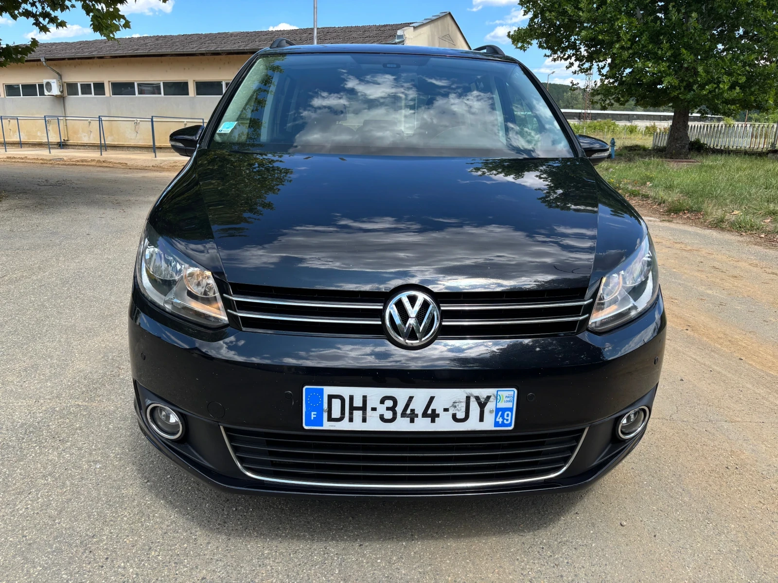 VW Touran 1.6 TDI 7-места - изображение 2