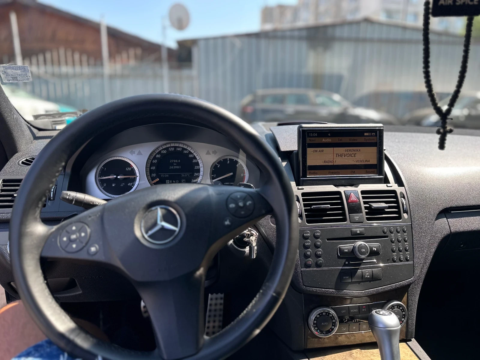 Mercedes-Benz C 320  - изображение 10