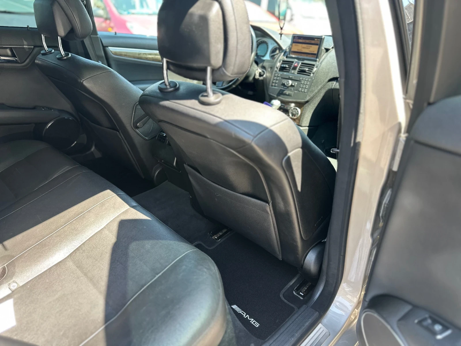 Mercedes-Benz C 320  - изображение 7