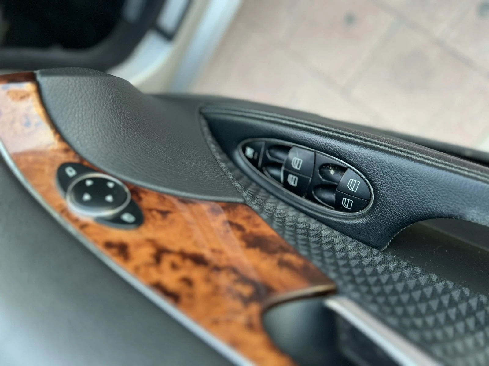 Mercedes-Benz E 220  - изображение 10