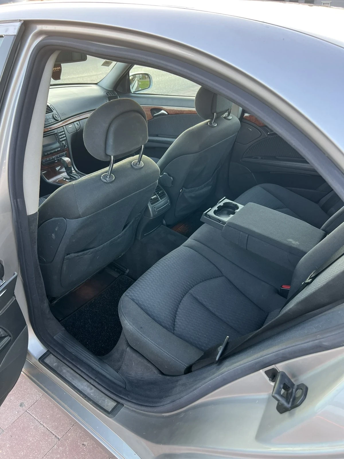 Mercedes-Benz E 220  - изображение 7