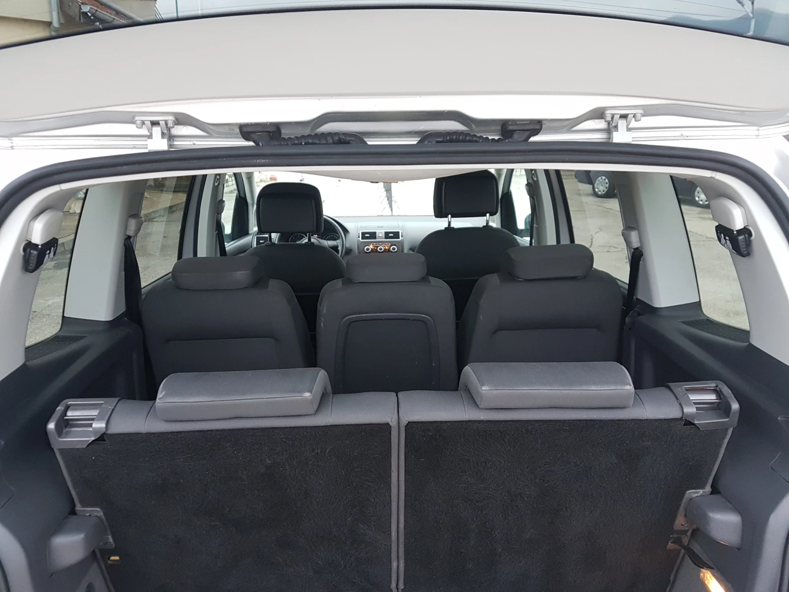 VW Touran 1.6TDI 7 | Mobile.bg   12