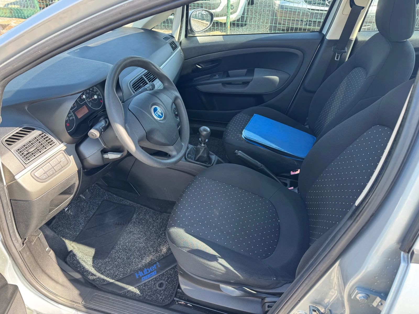 Fiat Punto 1.4i* Климатик* Германия* Оригинал* 177 000 км, снимка 14 - Автомобили и джипове - 53715640