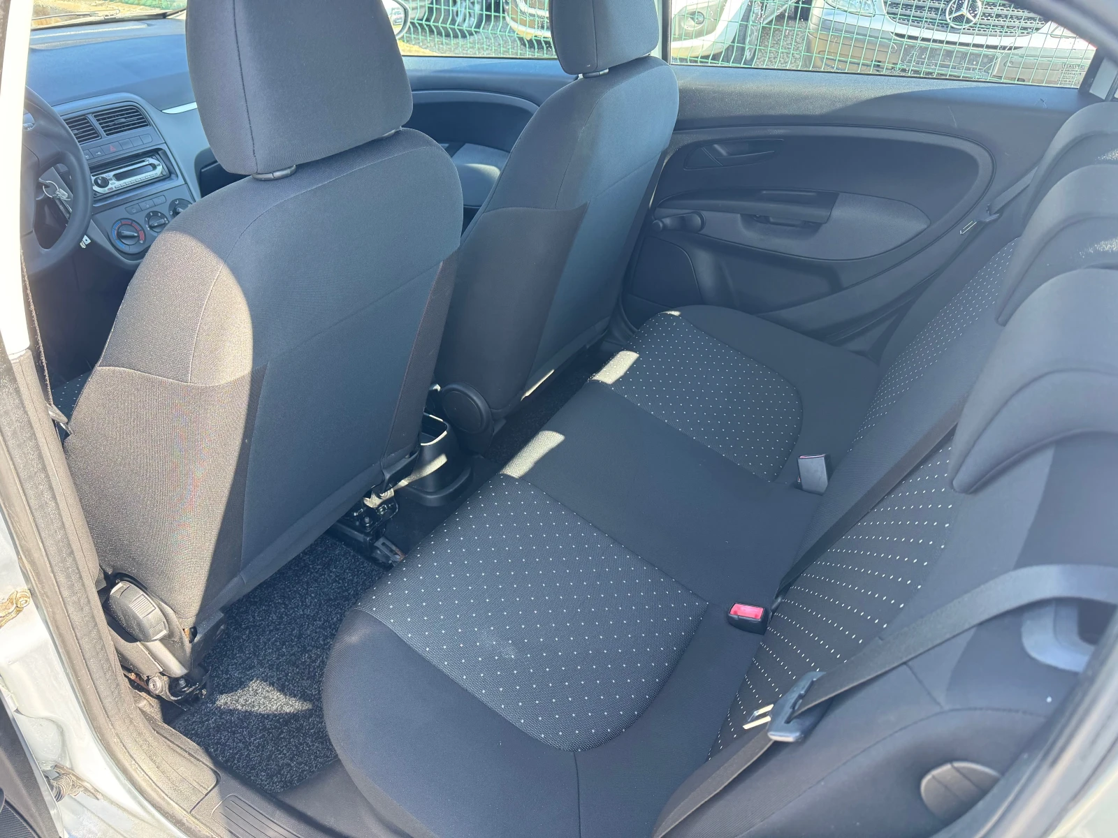 Fiat Punto 1.4i* Климатик* Германия* Оригинал* 177 000 км - изображение 10