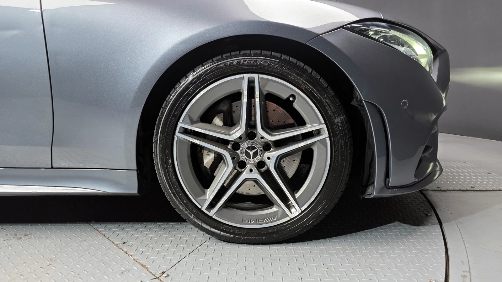 Mercedes-Benz CLS 300 D / AMG-PKG / BURMESTER / ОБДУХВАНЕ / ДИСТРОНИК, снимка 5 - Автомобили и джипове - 53930664