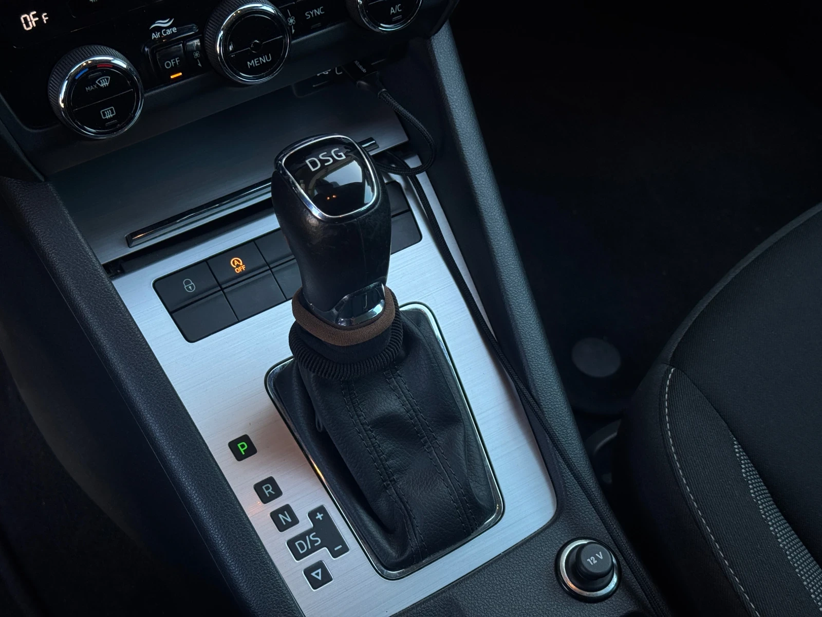 Skoda Octavia, снимка 10 - Автомобили и джипове - 54303814