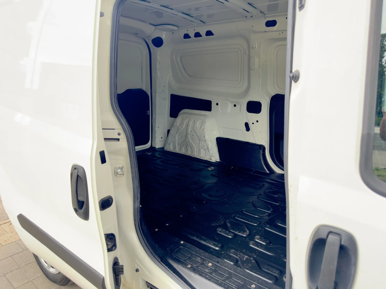 Fiat Doblo 1.4i CNG , снимка 9 - Автомобили и джипове - 54878280