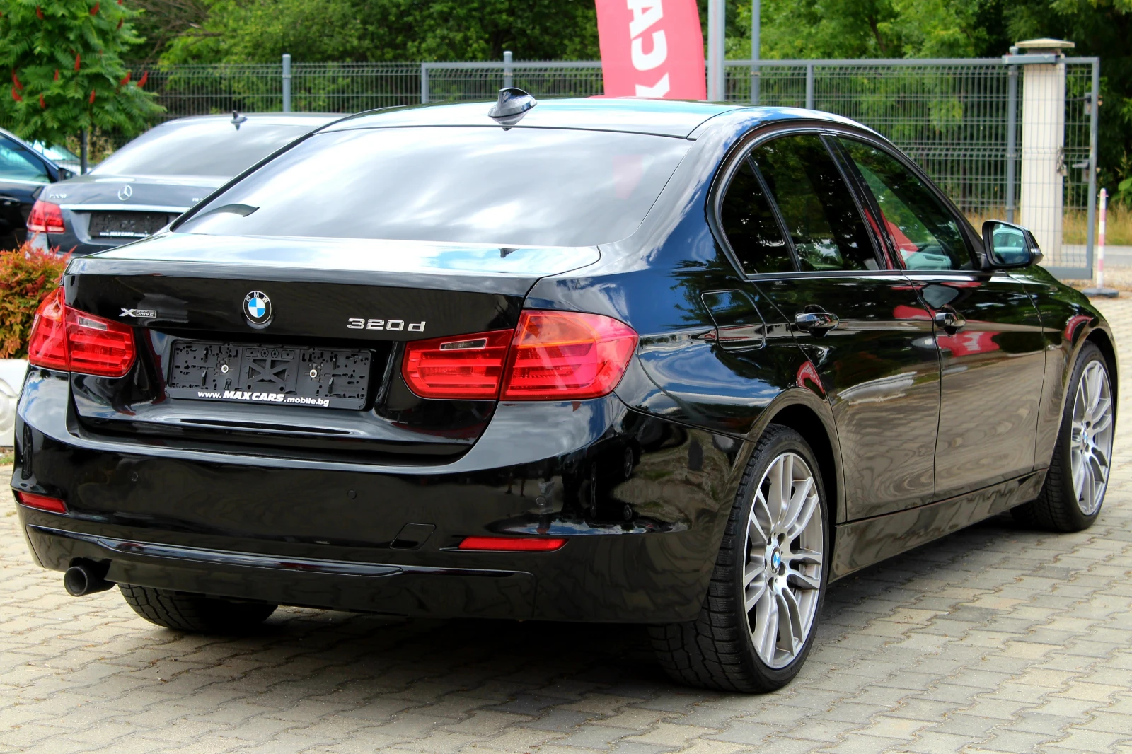 BMW 320 D xDrive SPORT/СОБСТВЕН ЛИЗИНГ, снимка 7 - Автомобили и джипове - 54895896