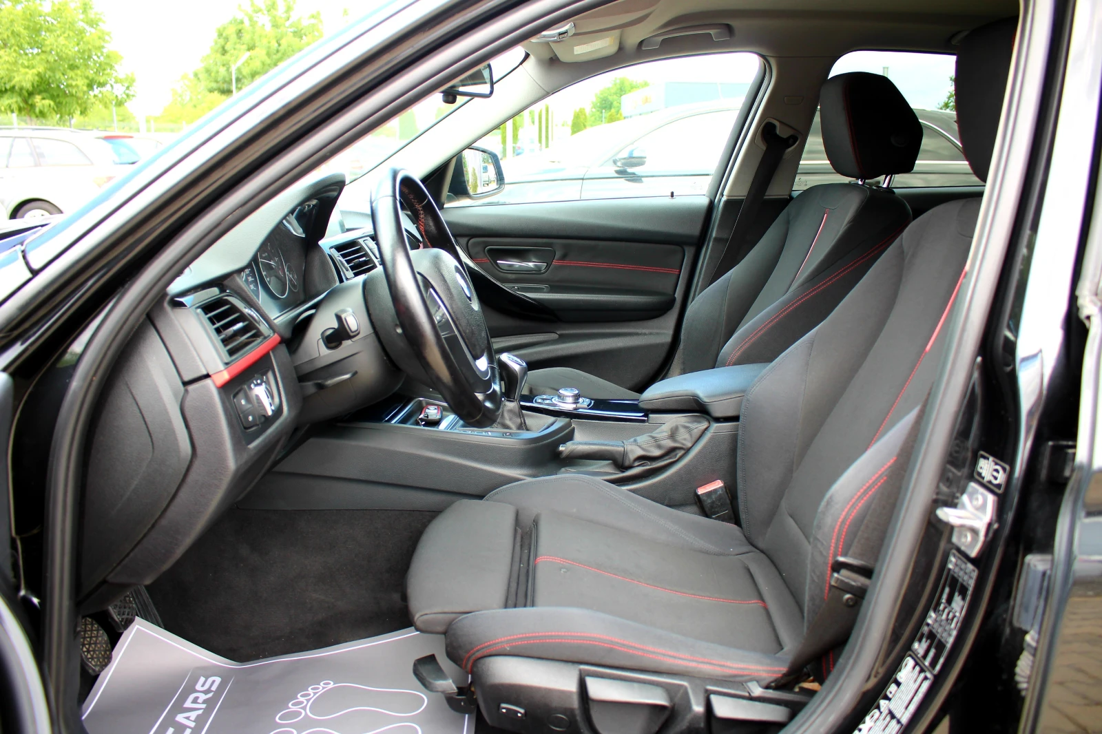 BMW 320 D xDrive SPORT/СОБСТВЕН ЛИЗИНГ, снимка 12 - Автомобили и джипове - 54895896