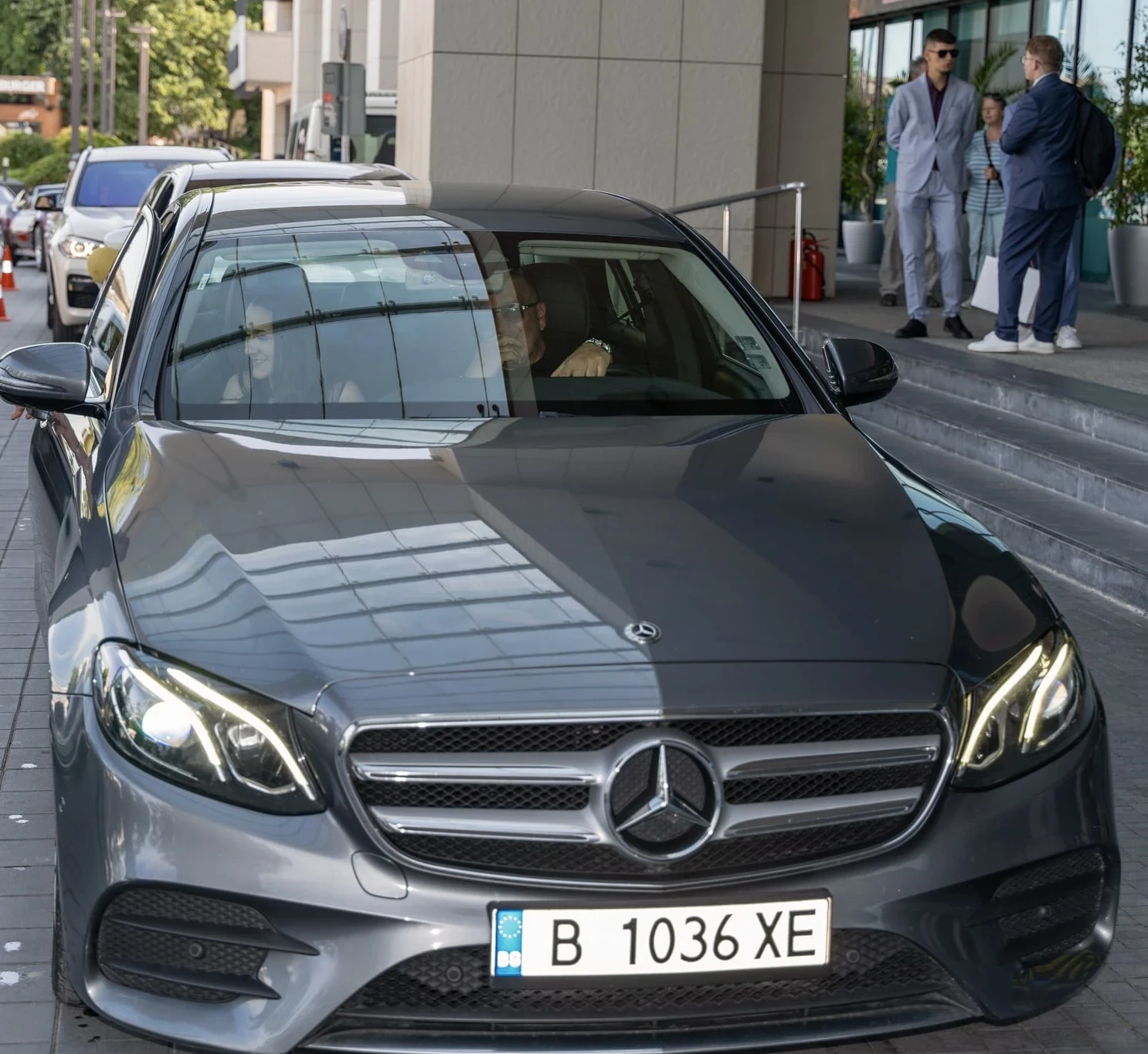 Mercedes-Benz E 200 AMG пакет