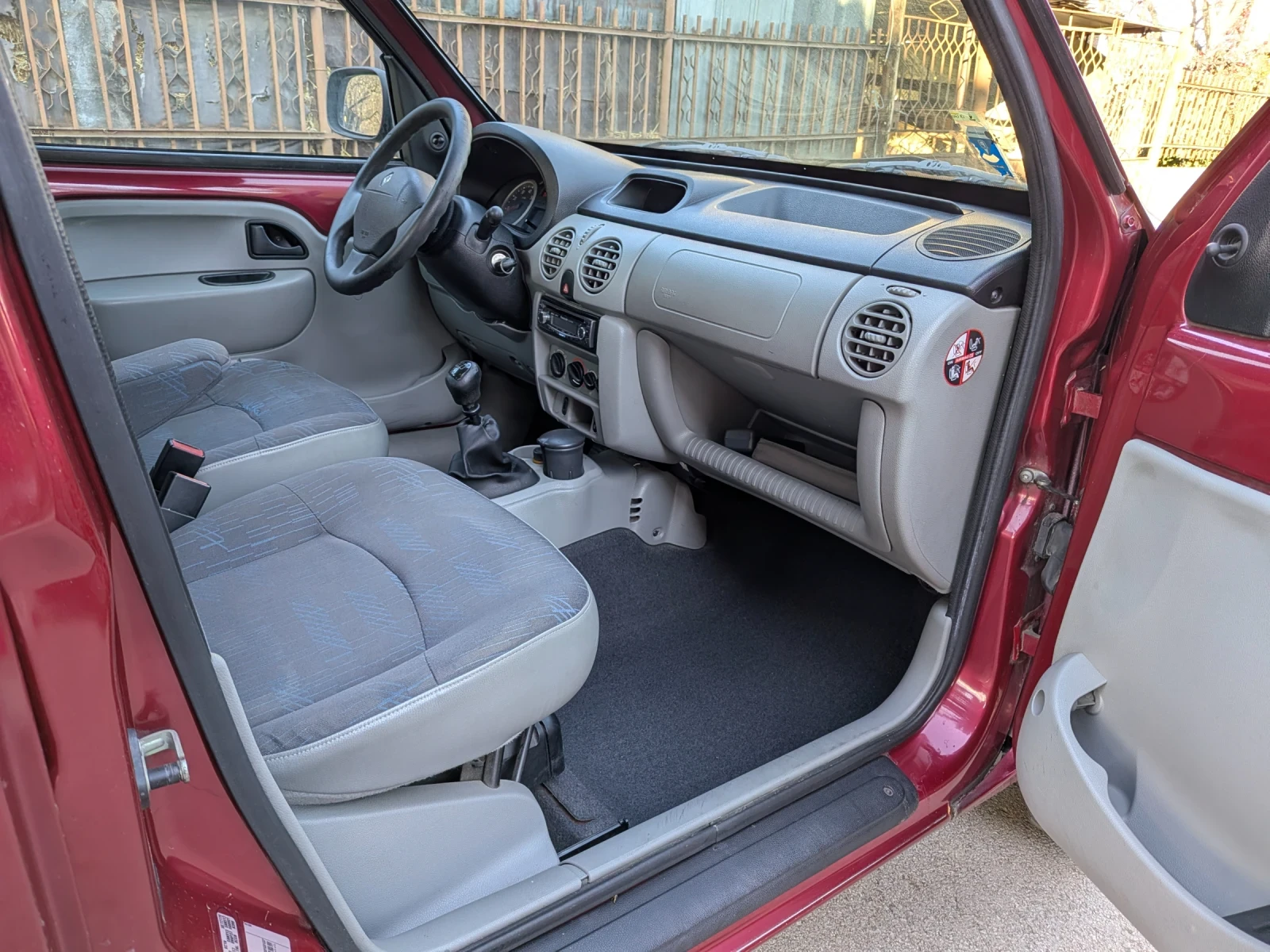 Renault Kangoo 1.6 16v, снимка 9 - Автомобили и джипове - 55100981