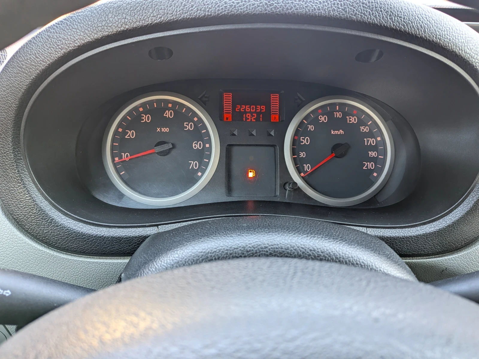 Renault Kangoo 1.6 16v, снимка 11 - Автомобили и джипове - 55100981