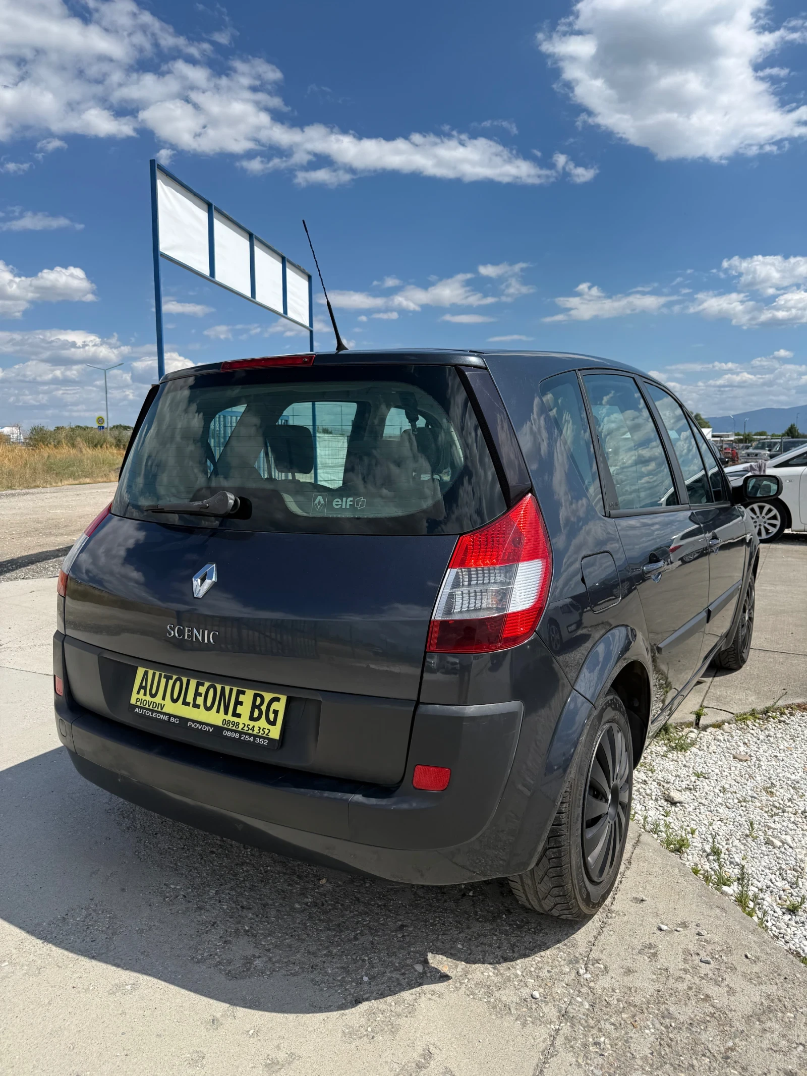 Renault Scenic 1.6i 16V, снимка 6 - Автомобили и джипове - 55281988