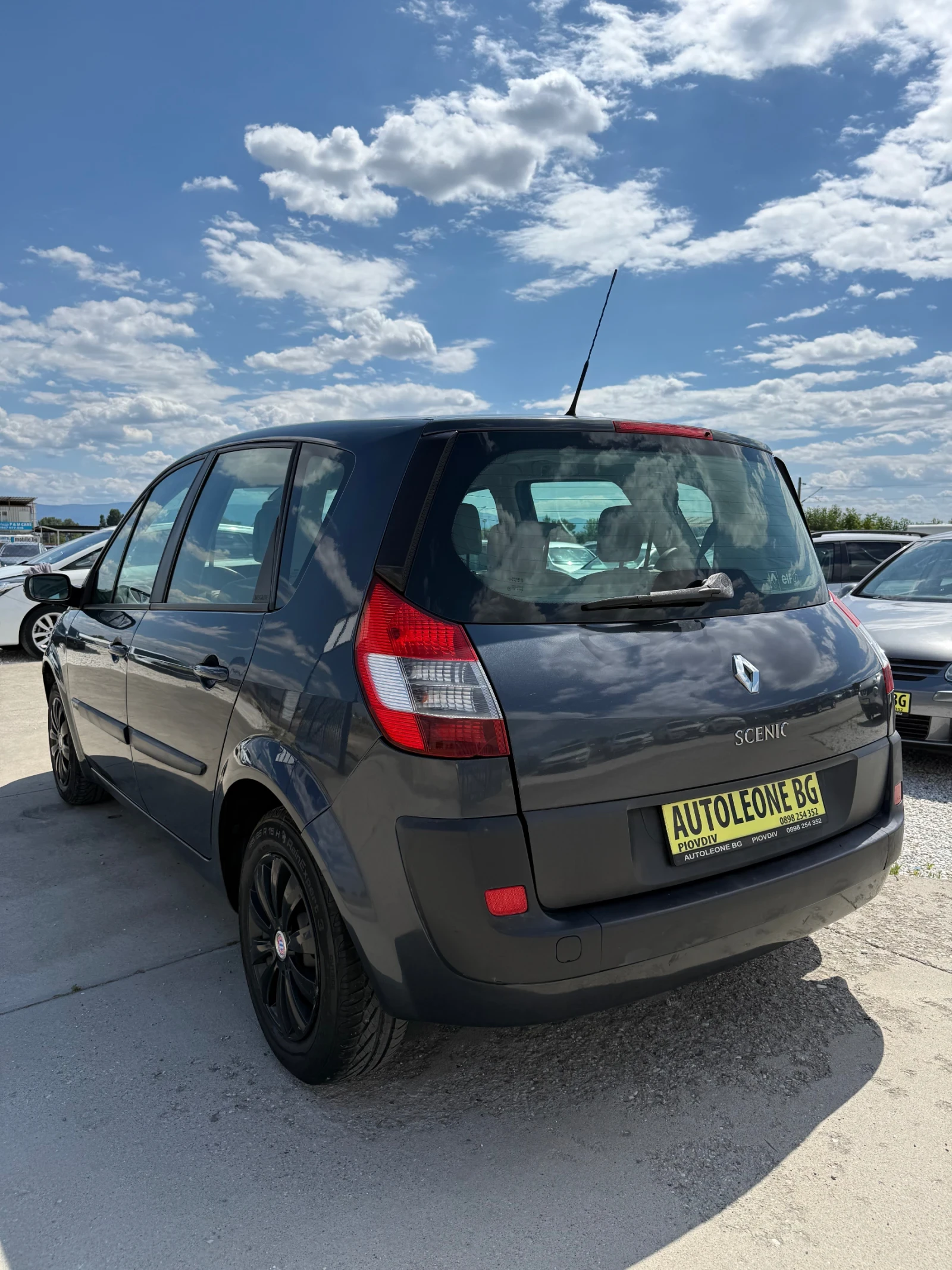Renault Scenic 1.6i 16V, снимка 4 - Автомобили и джипове - 55281988