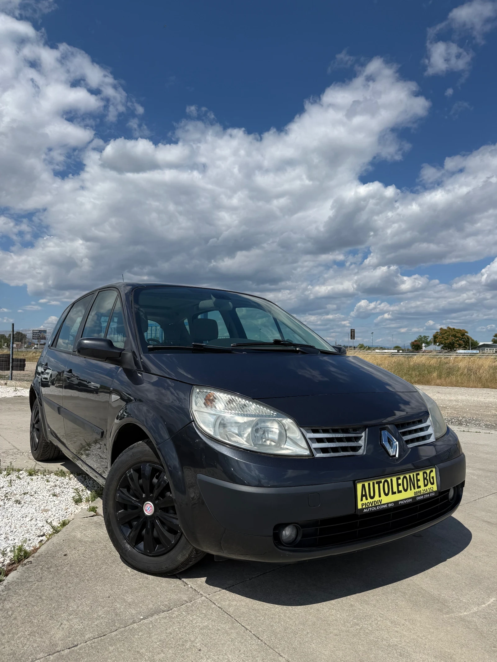 Renault Scenic 1.6i 16V, снимка 3 - Автомобили и джипове - 55281988