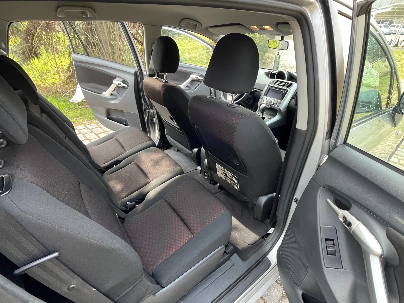 Toyota Corolla verso 1.8i avtomat, снимка 17 - Автомобили и джипове - 55303742