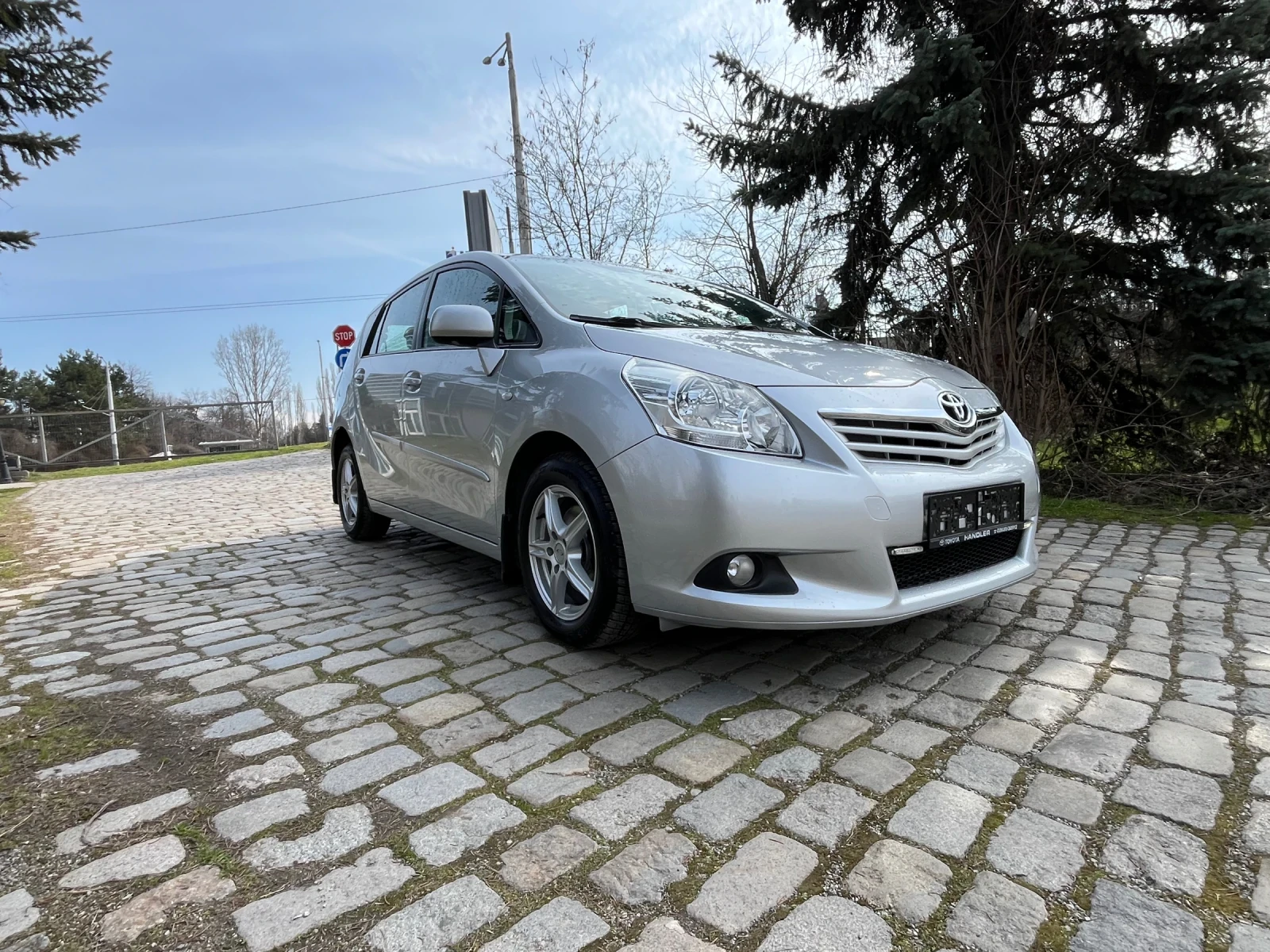 Toyota Corolla verso 1.8i avtomat, снимка 2 - Автомобили и джипове - 55303742