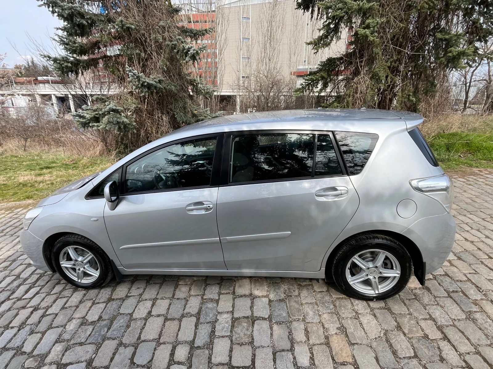 Toyota Corolla verso 1.8i avtomat, снимка 5 - Автомобили и джипове - 55303742