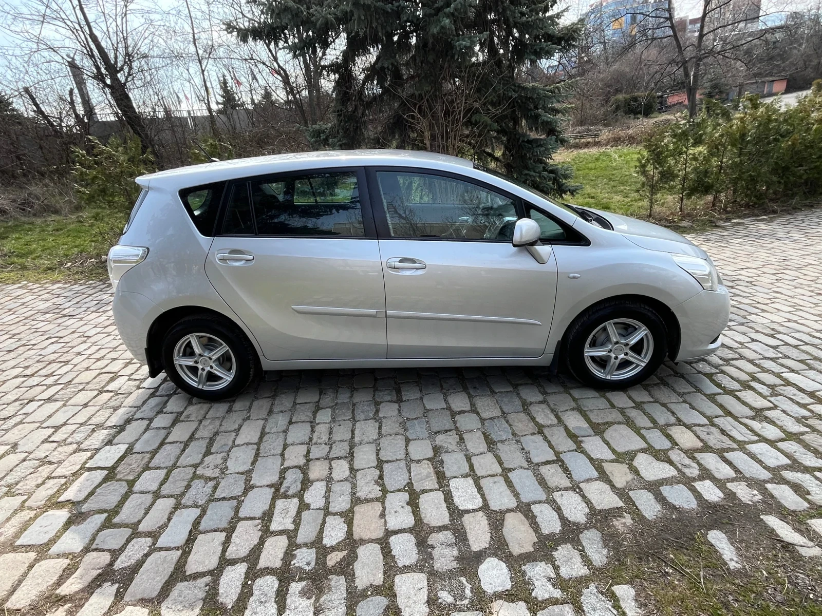 Toyota Corolla verso 1.8i avtomat, снимка 8 - Автомобили и джипове - 55303742