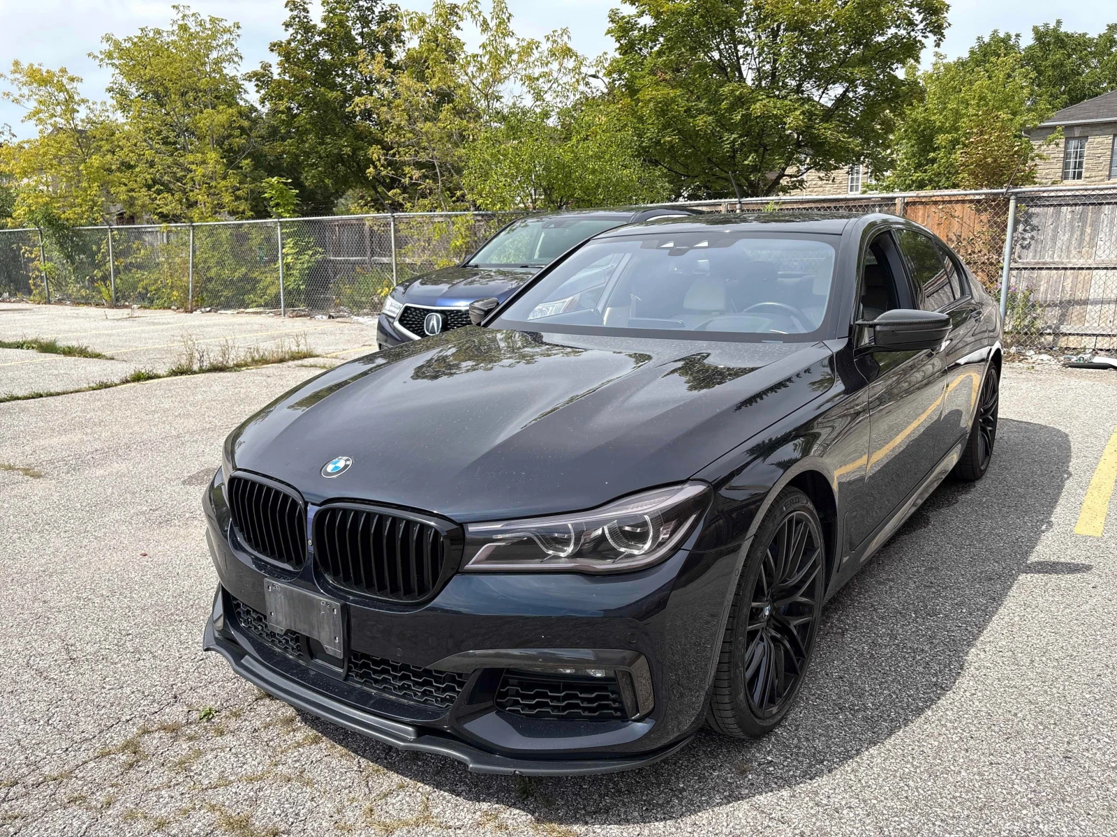 BMW 750 / ДИСТРОНИК / ОБДУХВАНЕ / МАСАЖИ / СОФТ КЛОУЗ
