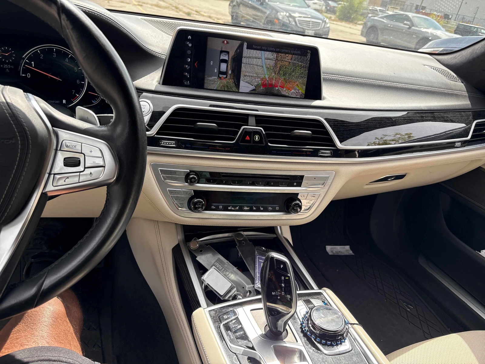 BMW 750 / ДИСТРОНИК / ОБДУХВАНЕ / МАСАЖИ / СОФТ КЛОУЗ, снимка 9 - Автомобили и джипове - 56122206