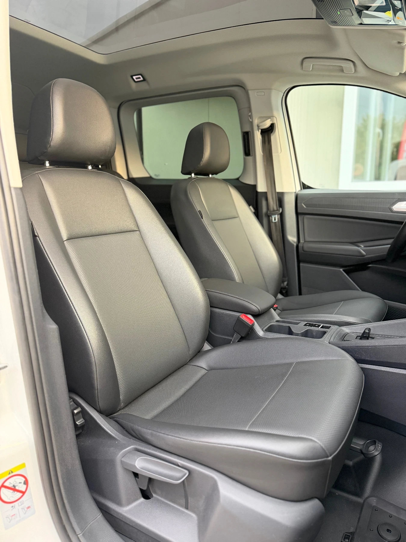 VW Caddy California Maxi , снимка 14 - Автомобили и джипове - 56259822