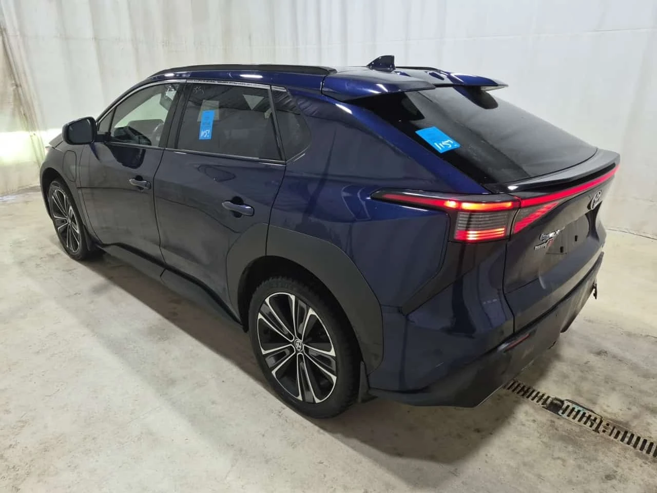 Toyota bZ4X * Awd Xle * CARFAX *  | Mobile.bg � ����������� 5