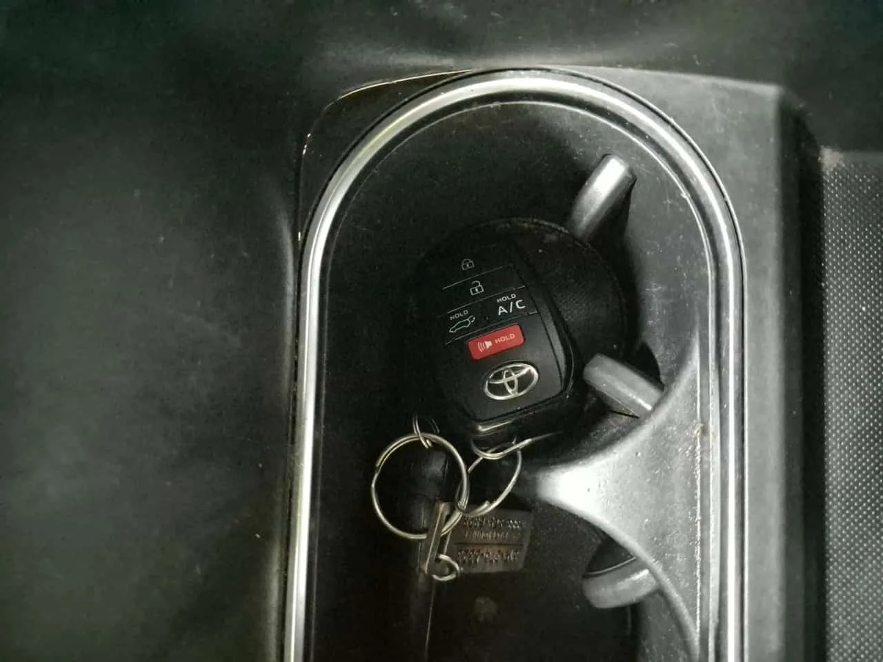 Toyota bZ4X * Awd Xle * CARFAX *  | Mobile.bg � ����������� 14